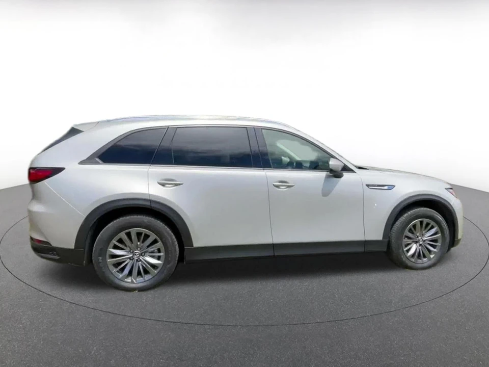 2025 Mazda CX-90 - Image 16 of 31