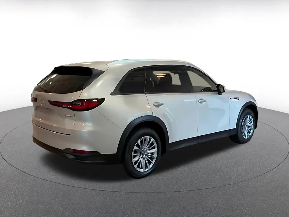 2025 Mazda CX-90 - Image 12 of 31