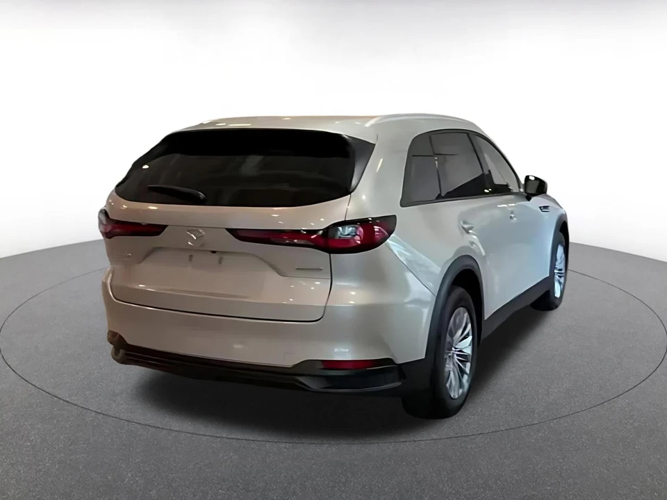 2025 Mazda CX-90 - Image 13 of 31