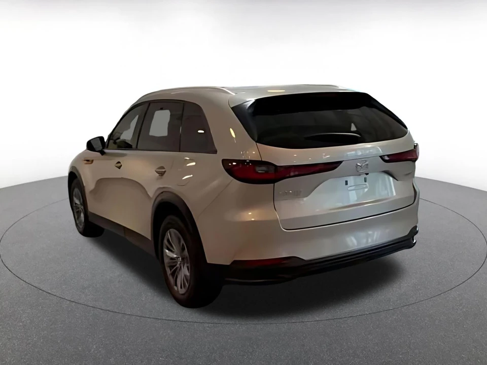 2025 Mazda CX-90 - Image 17 of 31