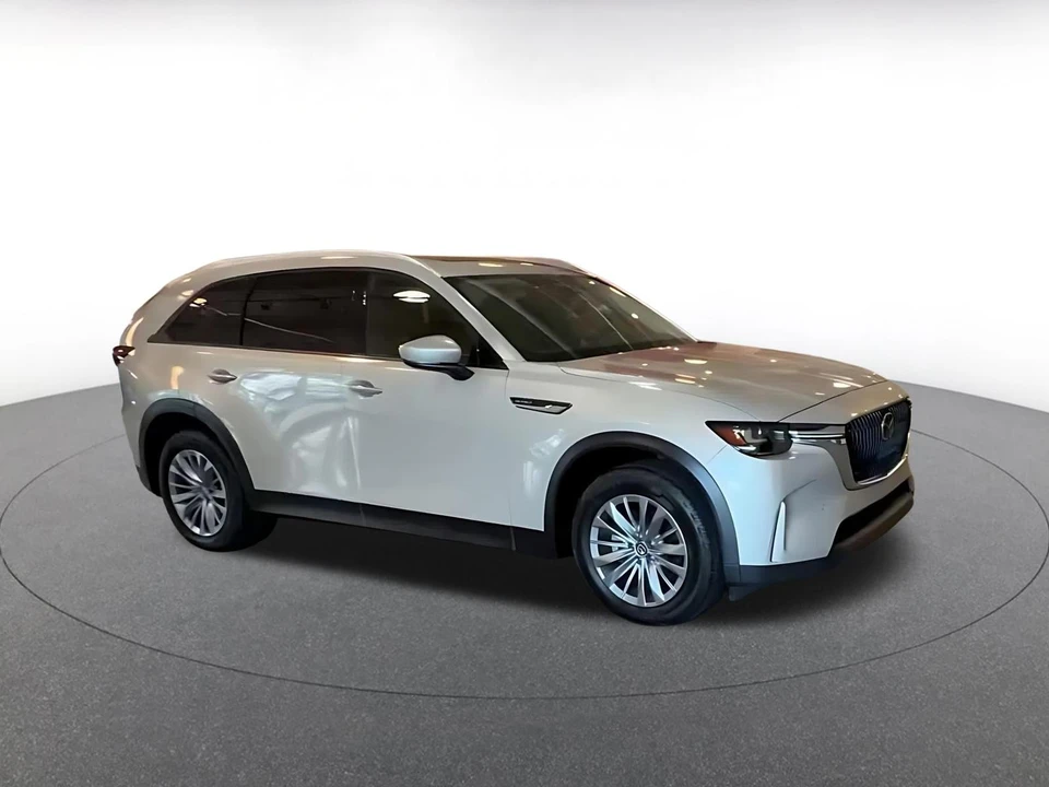 2025 Mazda CX-90 - Image 2 of 31