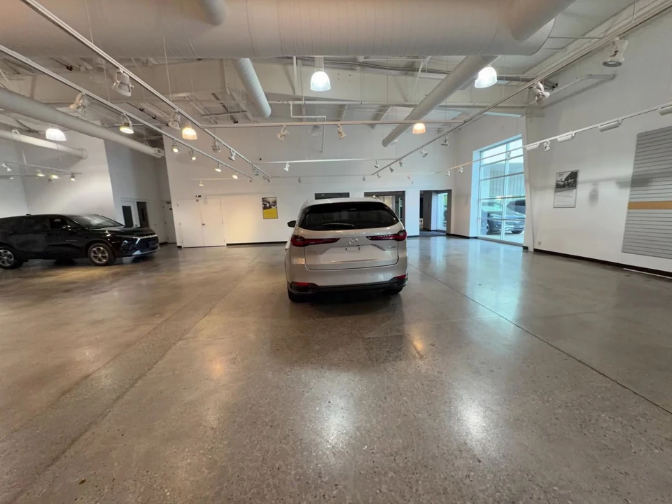 2025 Mazda CX-90 - Image 18 of 31