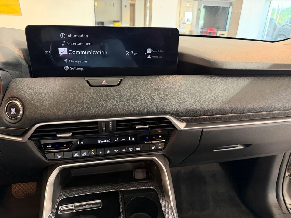 2025 Mazda CX-90 - Image 19 of 31