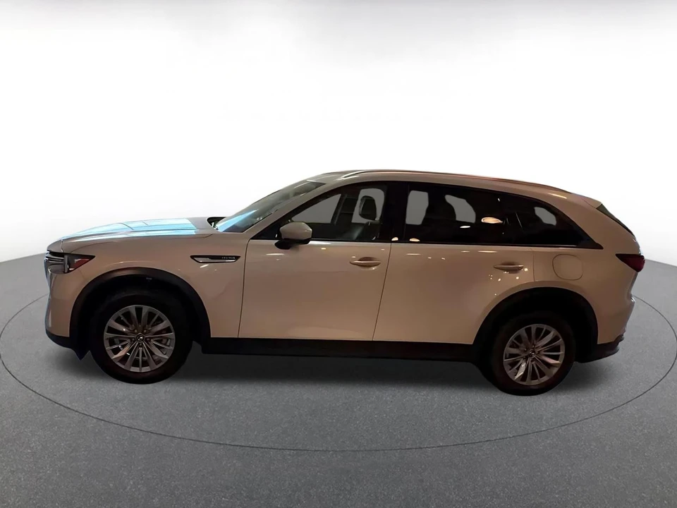 2025 Mazda CX-90 - Image 9 of 31