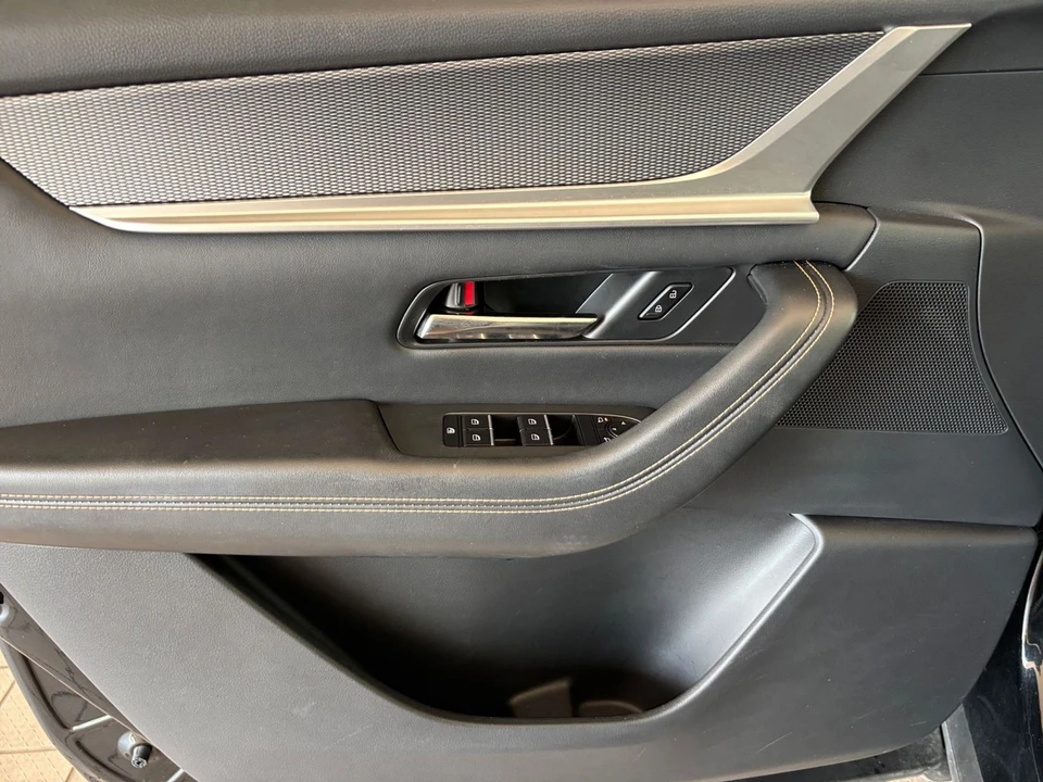 2025 Mazda CX-90 - Image 15 of 31
