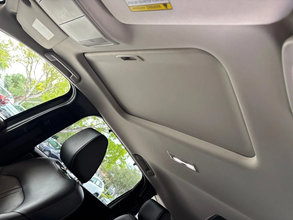 2025 Mazda CX-90 - Image 25 of 31