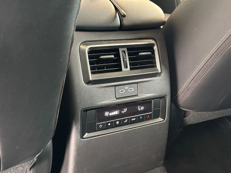 2025 Mazda CX-90 - Image 20 of 31