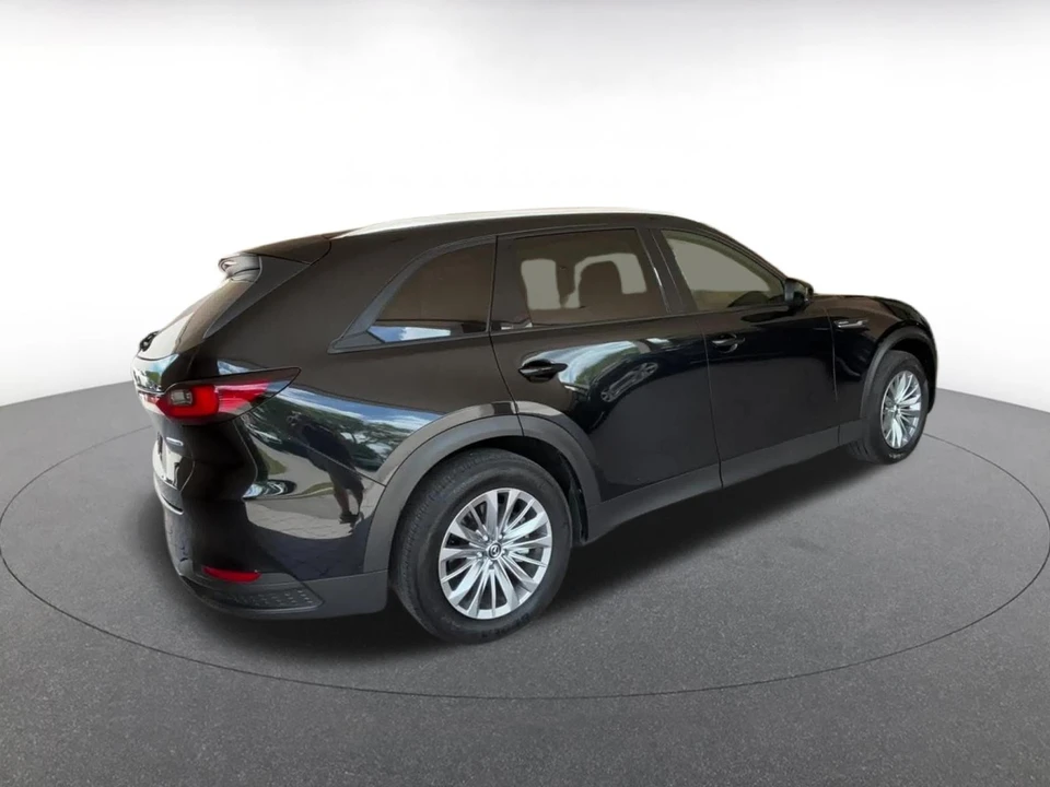 2025 Mazda CX-90 - Image 11 of 31