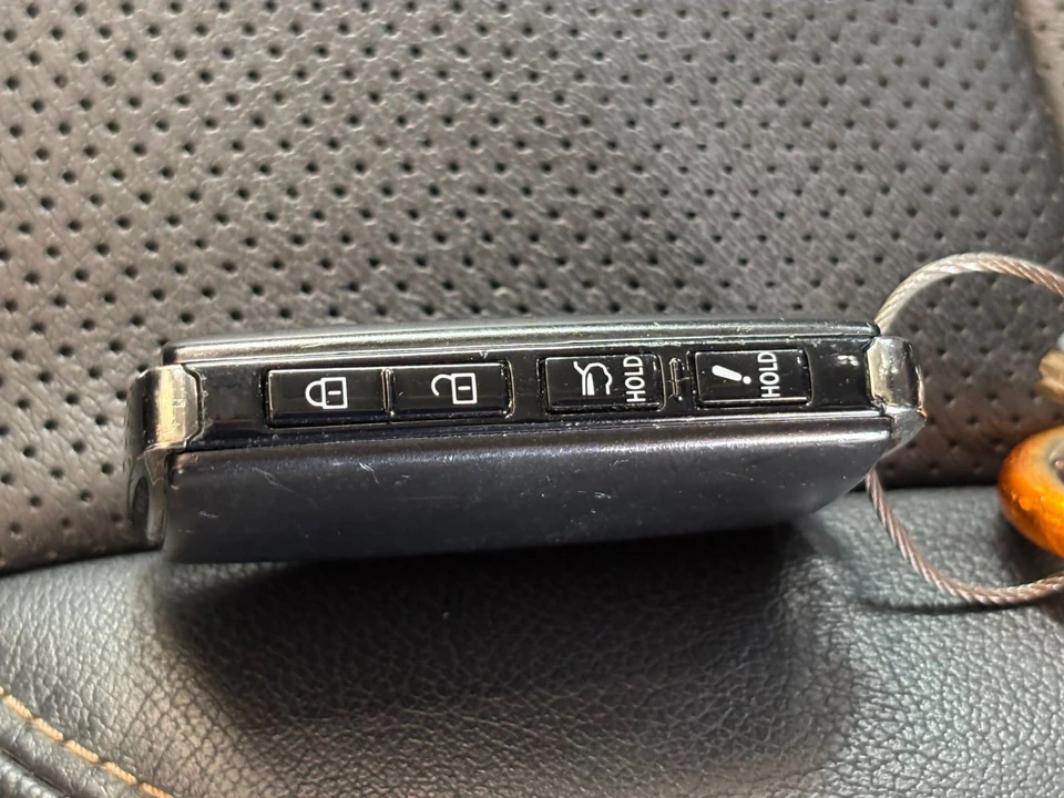 2025 Mazda CX-90 - Image 17 of 31