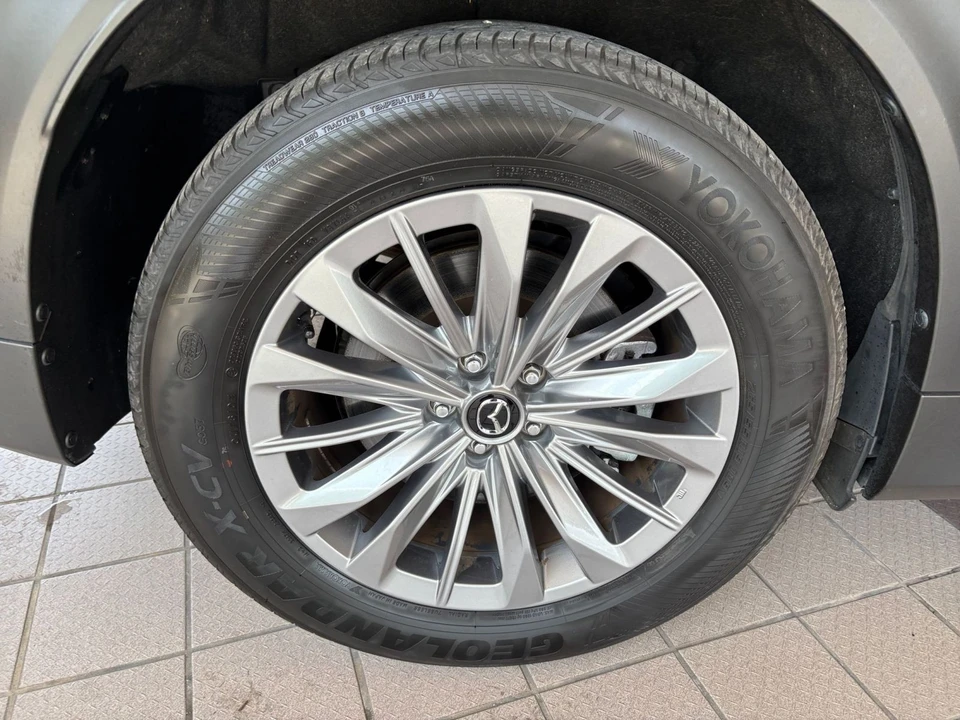 2025 Mazda CX-90 - Image 28 of 31