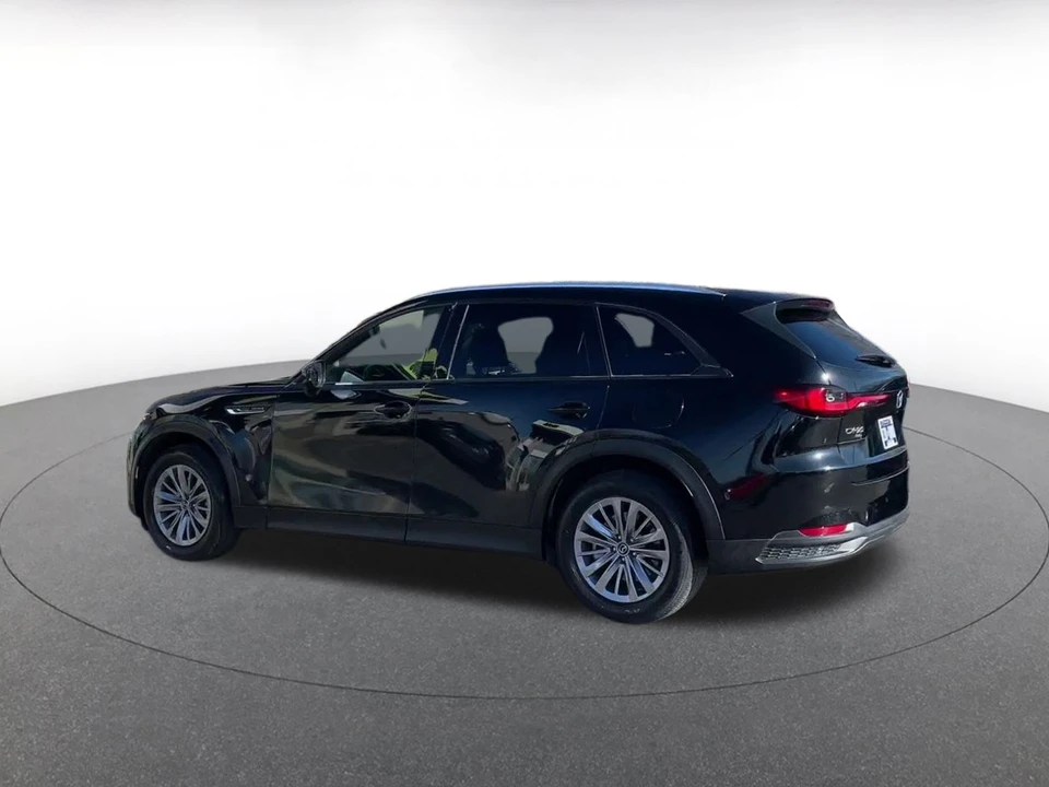 2025 Mazda CX-90 - Image 8 of 31