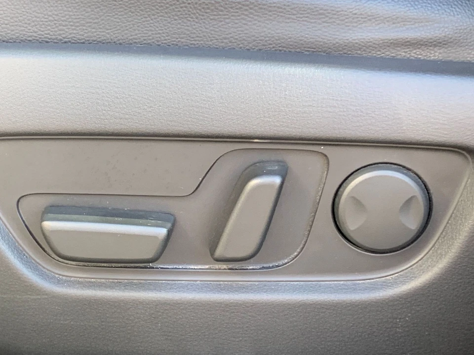2025 Mazda CX-90 - Image 18 of 31