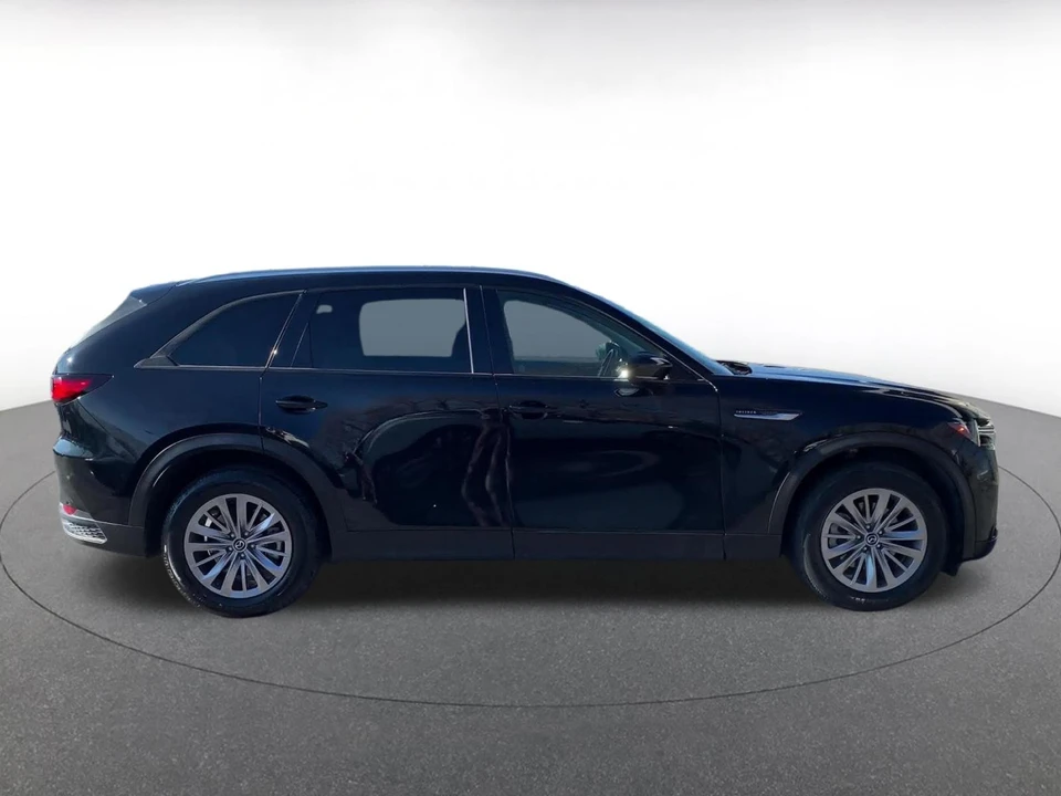 2025 Mazda CX-90 - Image 13 of 31