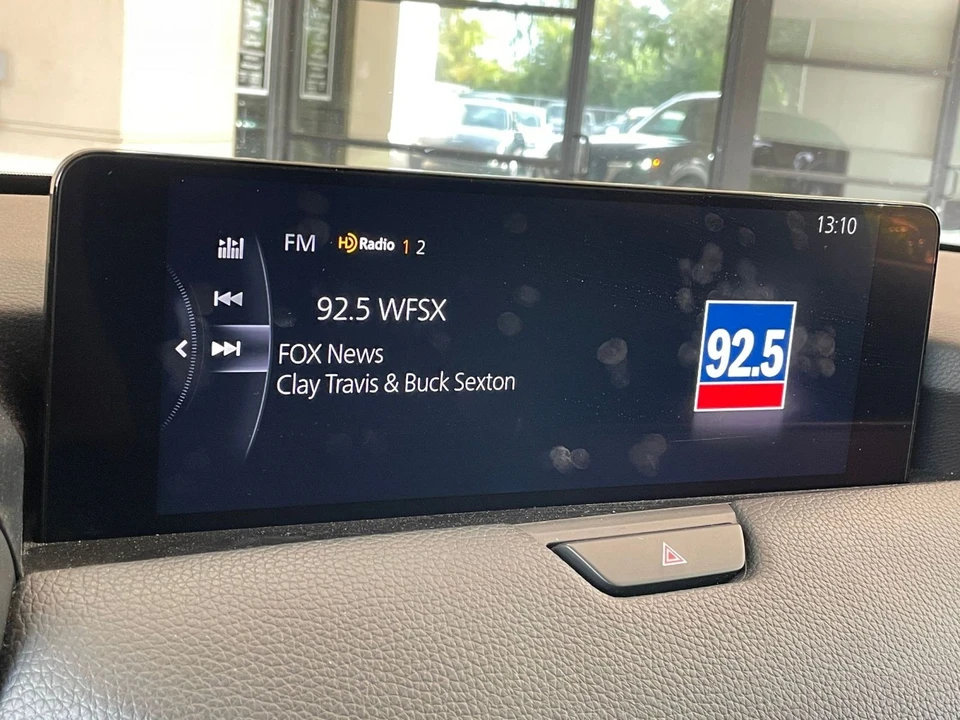 2025 Mazda CX-90 - Image 17 of 31