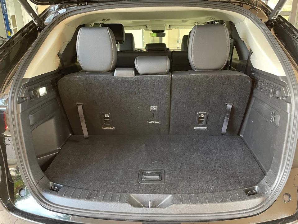 2025 Mazda CX-90 - Image 28 of 31