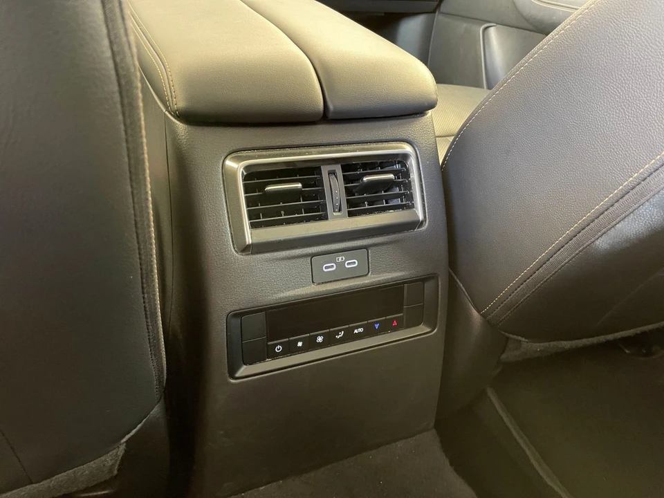 2025 Mazda CX-90 - Image 20 of 31
