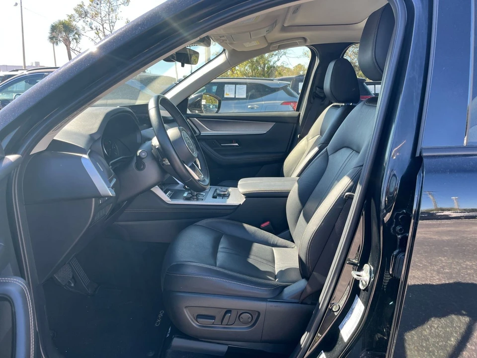 2025 Mazda CX-90 - Image 23 of 31