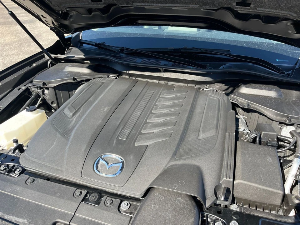 2025 Mazda CX-90 - Image 30 of 31