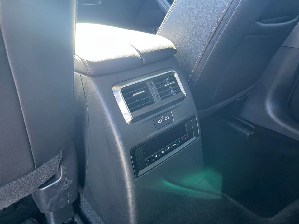 2025 Mazda CX-90 - Image 20 of 31