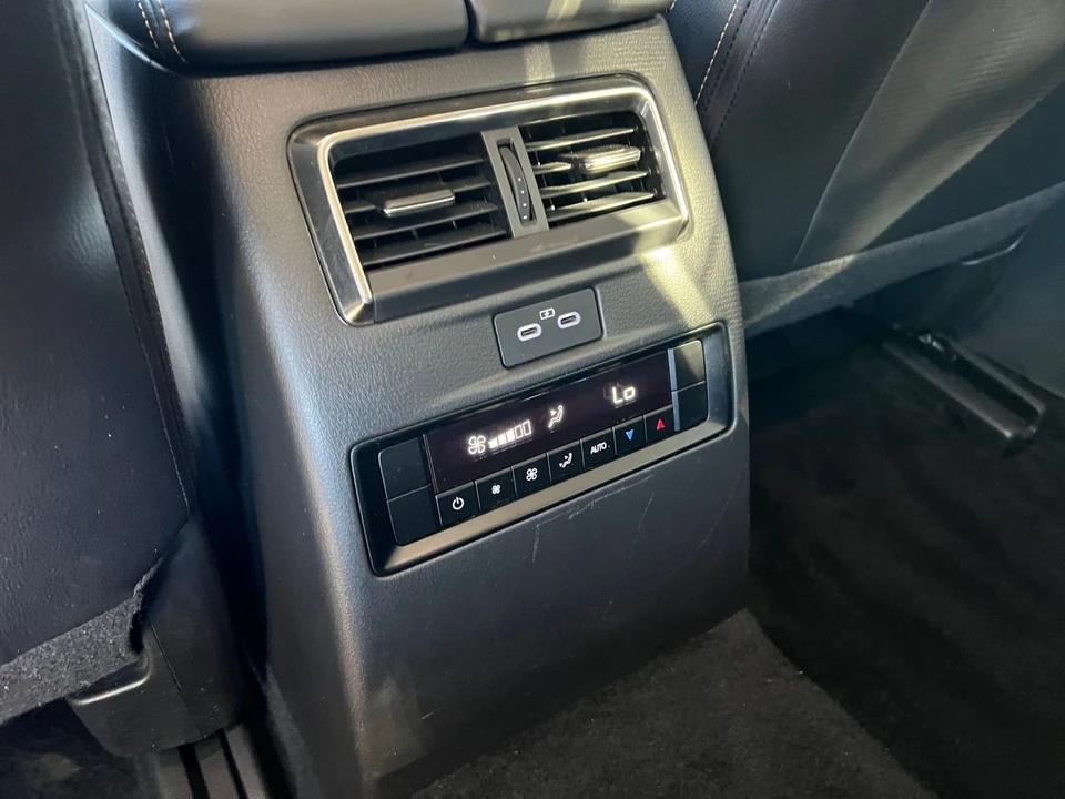 2025 Mazda CX-90 - Image 21 of 31