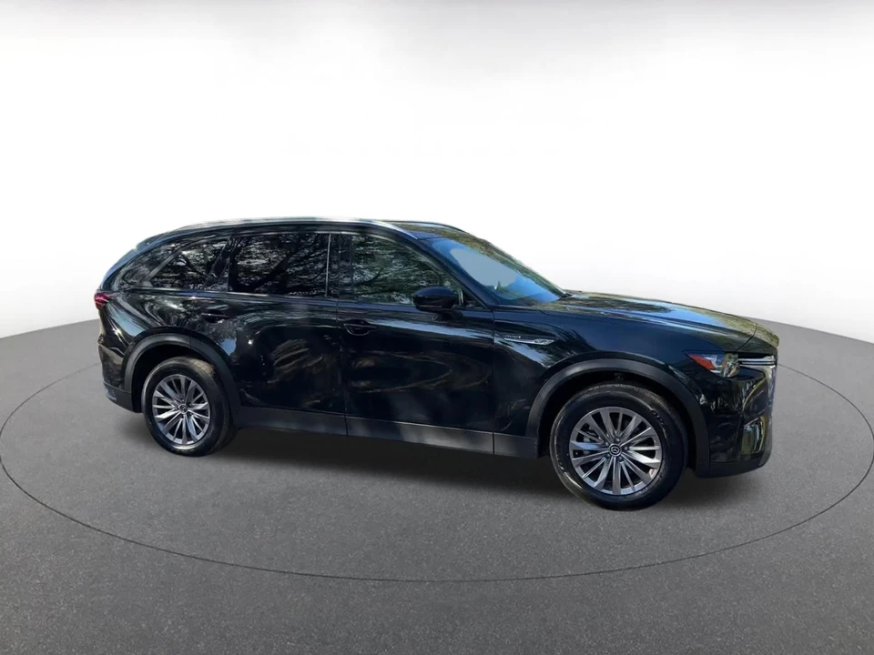 2025 Mazda CX-90 - Image 2 of 31