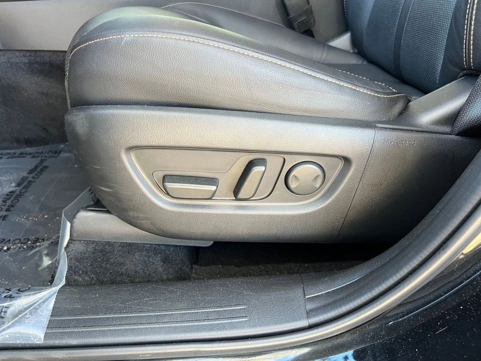 2025 Mazda CX-90 - Image 19 of 31