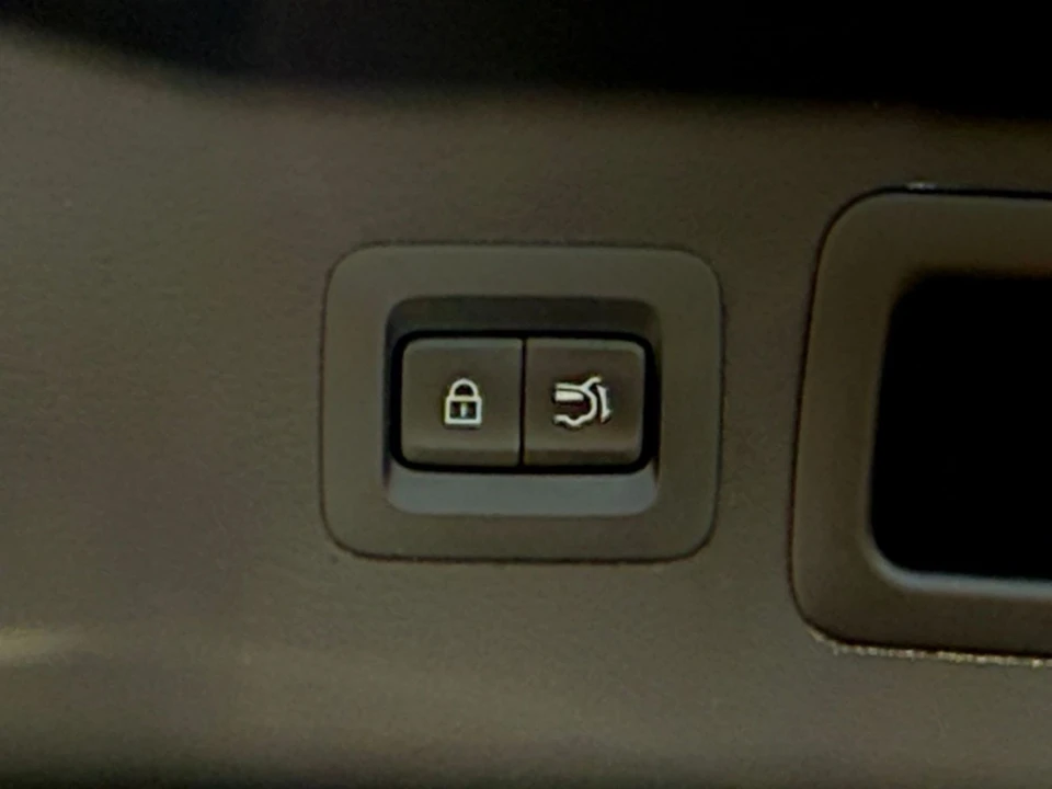 2025 Mazda CX-90 - Image 25 of 31
