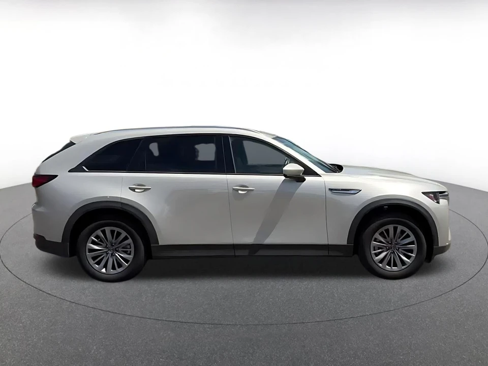 2025 Mazda CX-90 - Image 16 of 31