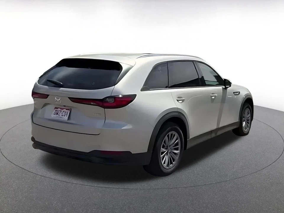 2025 Mazda CX-90 - Image 13 of 31