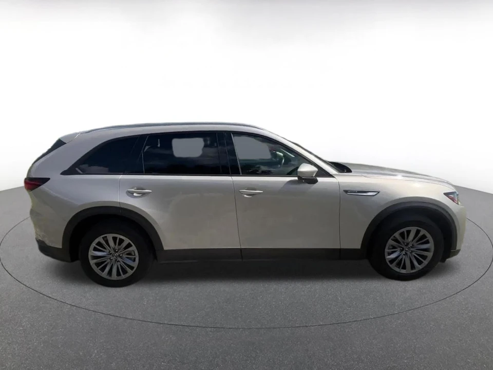 2025 Mazda CX-90 - Image 18 of 31