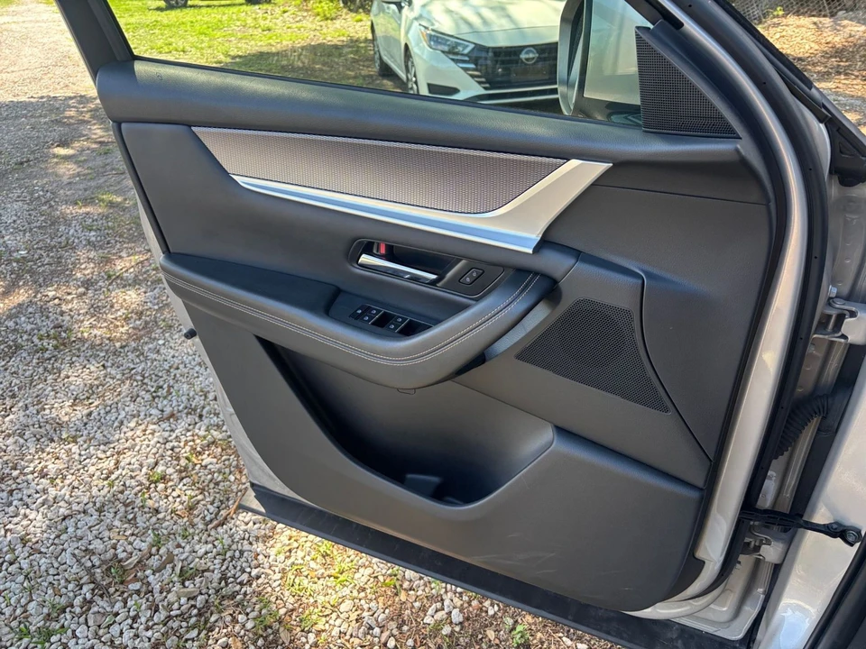 2025 Mazda CX-90 - Image 20 of 31