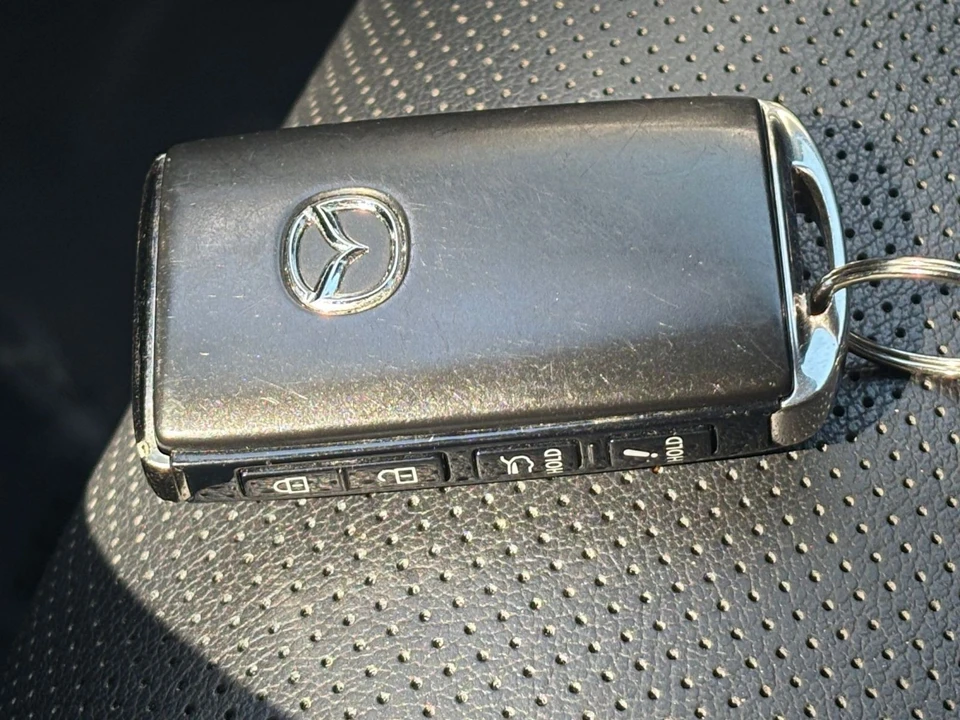 2025 Mazda CX-90 - Image 20 of 31