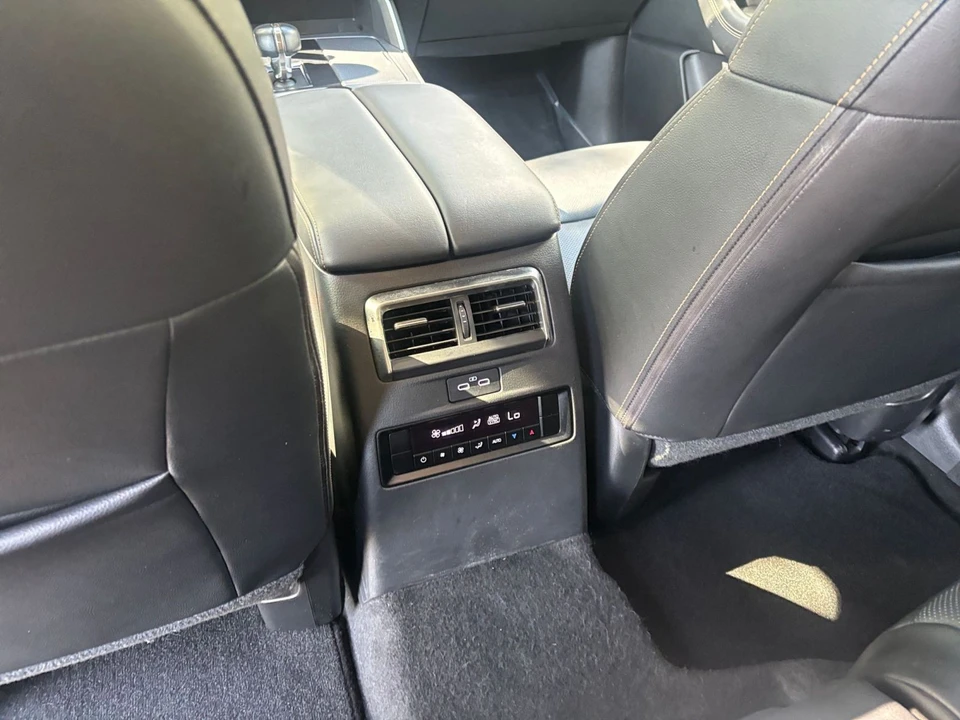 2025 Mazda CX-90 - Image 27 of 31