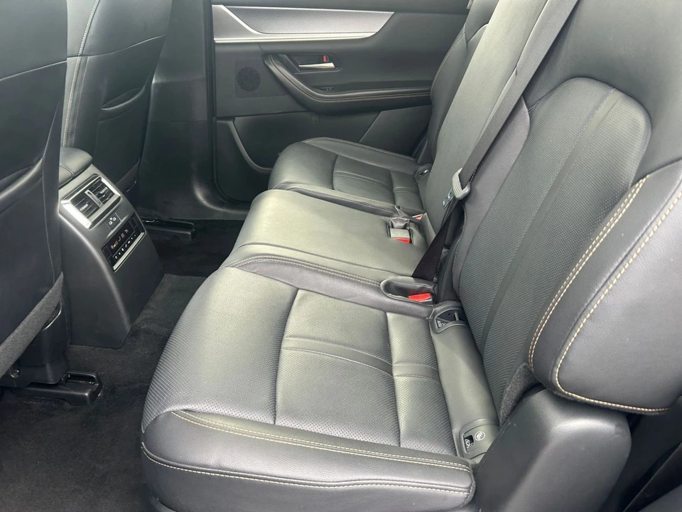 2025 Mazda CX-90 - Image 23 of 31