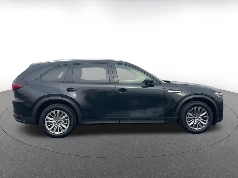 2025 Mazda CX-90 - Image 13 of 31