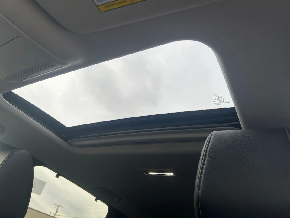 2025 Mazda CX-90 - Image 26 of 31