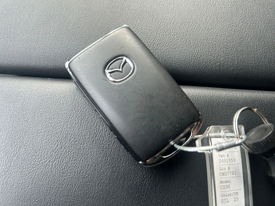 2025 Mazda CX-90 - Image 18 of 31