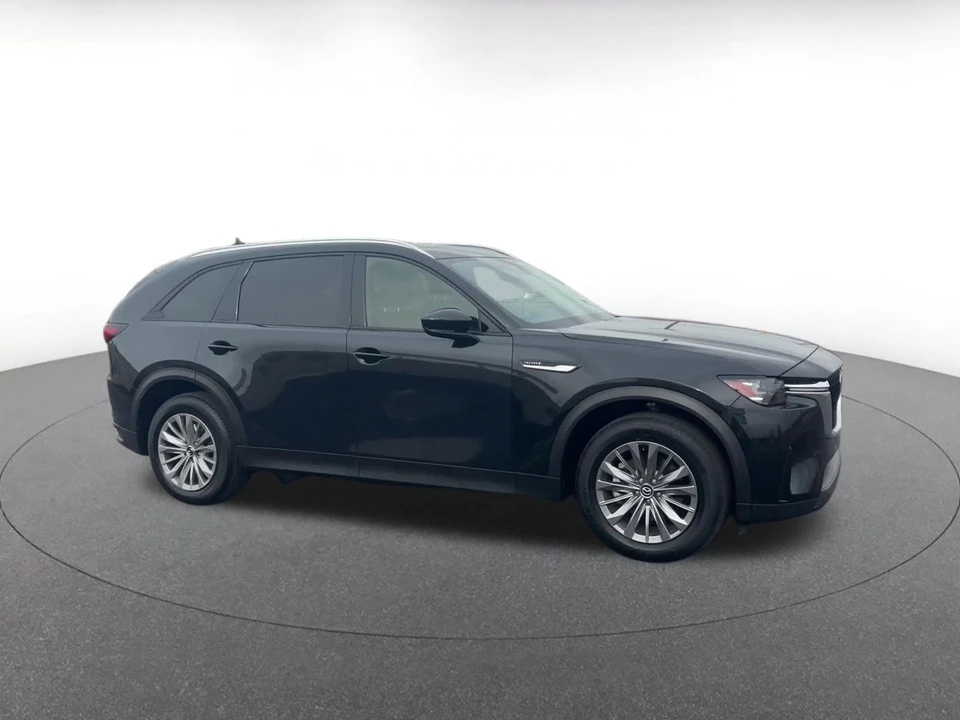 2025 Mazda CX-90 - Image 2 of 31