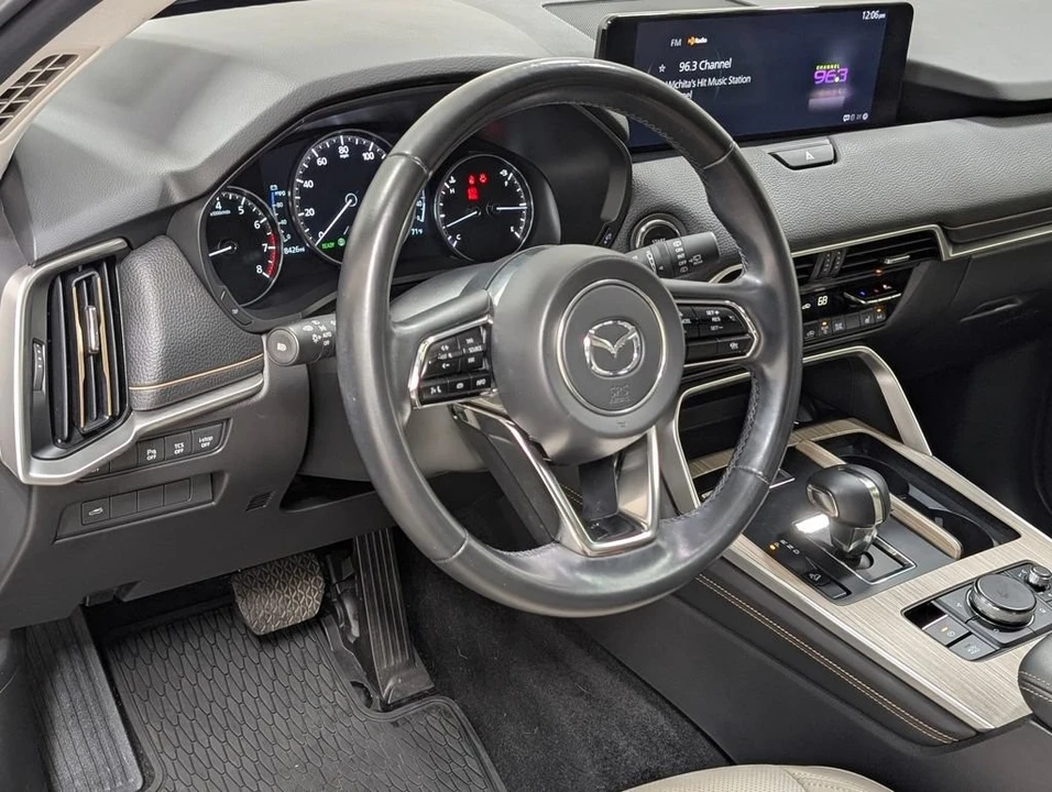 2025 Mazda CX-90 - Image 11 of 30