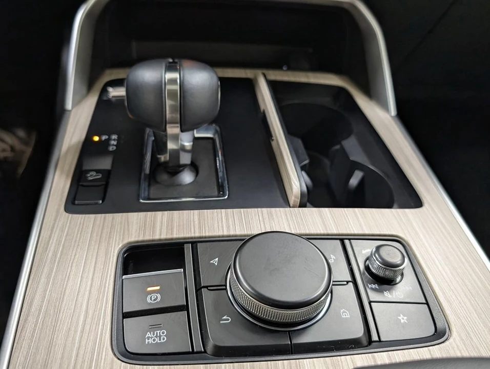 2025 Mazda CX-90 - Image 10 of 30