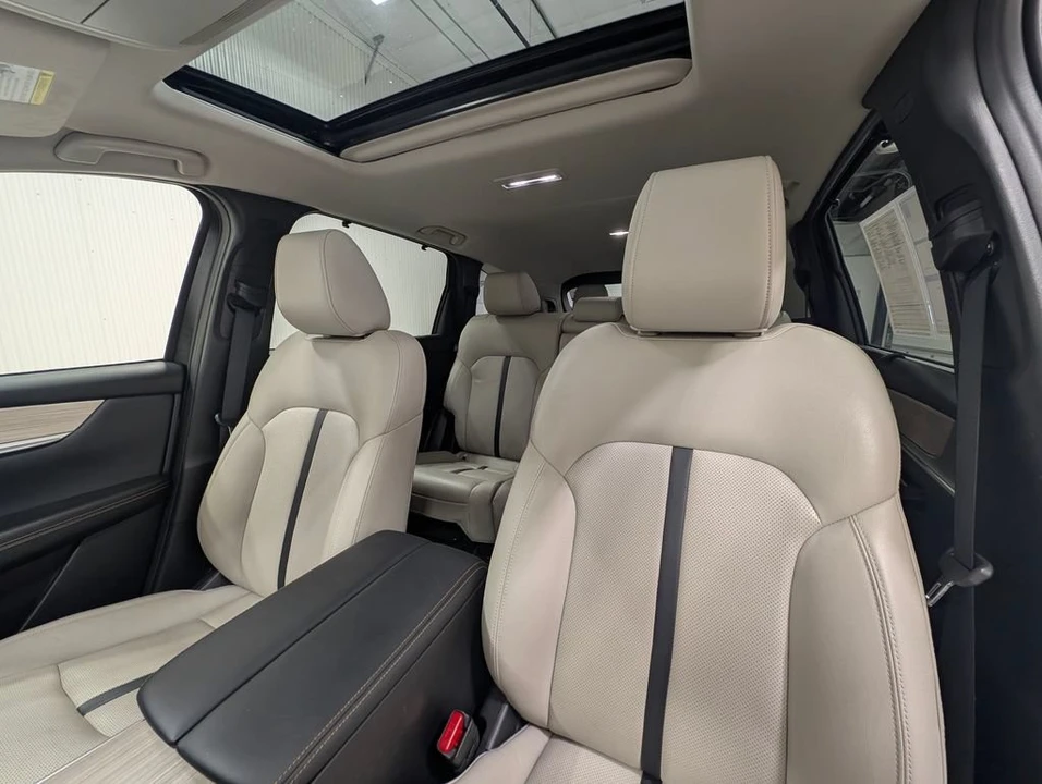 2025 Mazda CX-90 - Image 15 of 30