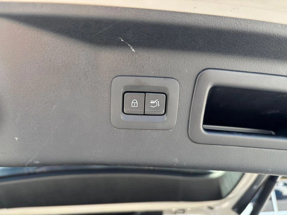 2025 Mazda CX-90 - Image 20 of 31