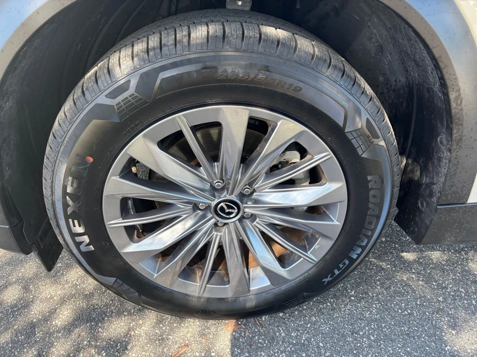 2025 Mazda CX-90 - Image 30 of 31