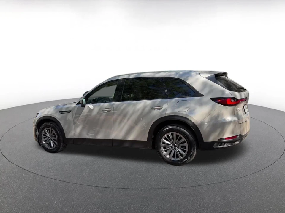 2025 Mazda CX-90 - Image 8 of 31