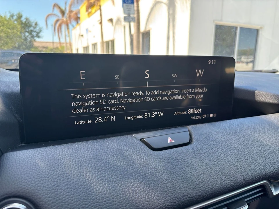 2025 Mazda CX-90 - Image 16 of 31