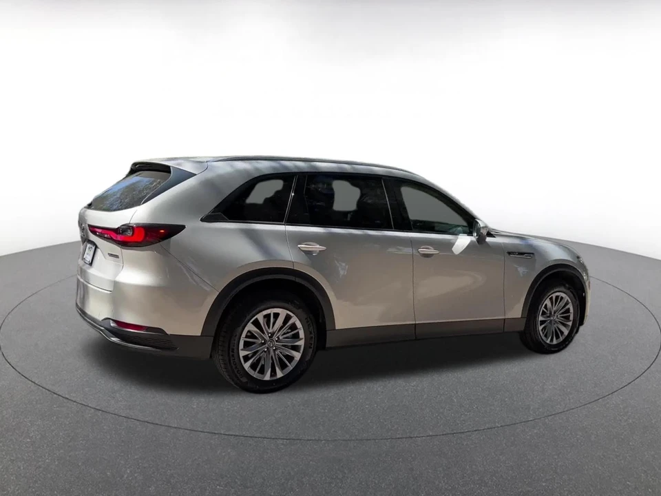 2025 Mazda CX-90 - Image 12 of 31