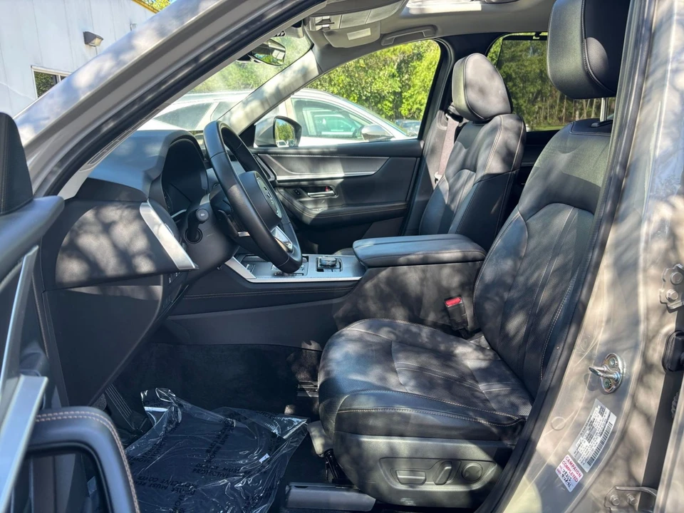 2025 Mazda CX-90 - Image 25 of 31