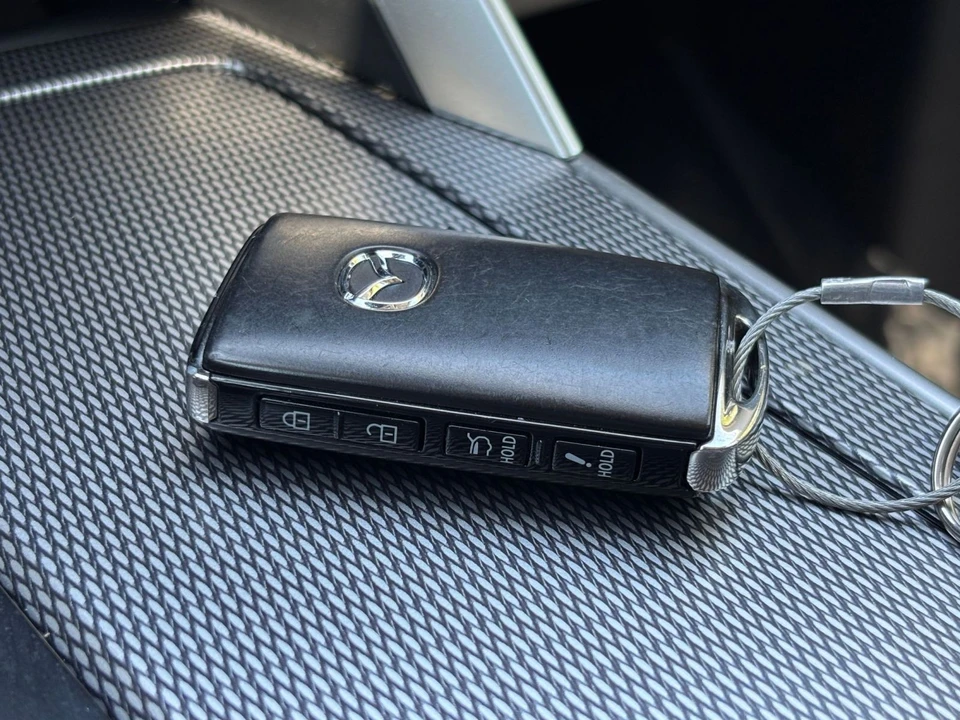 2025 Mazda CX-90 - Image 23 of 31