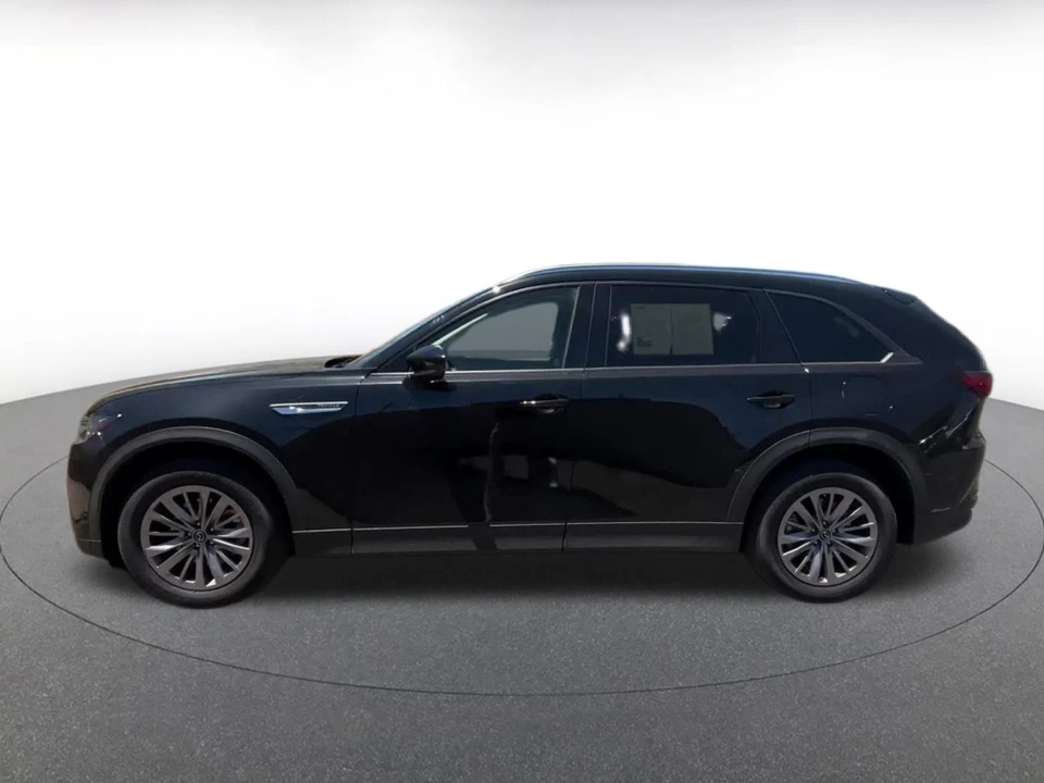 2025 Mazda CX-90 - Image 11 of 31