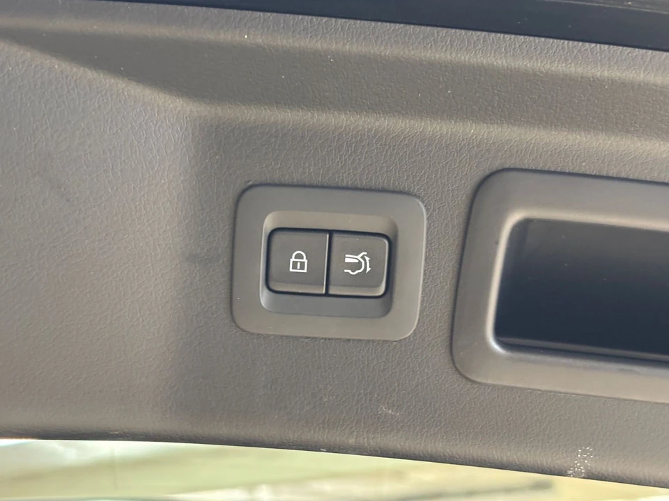 2025 Mazda CX-90 - Image 25 of 31